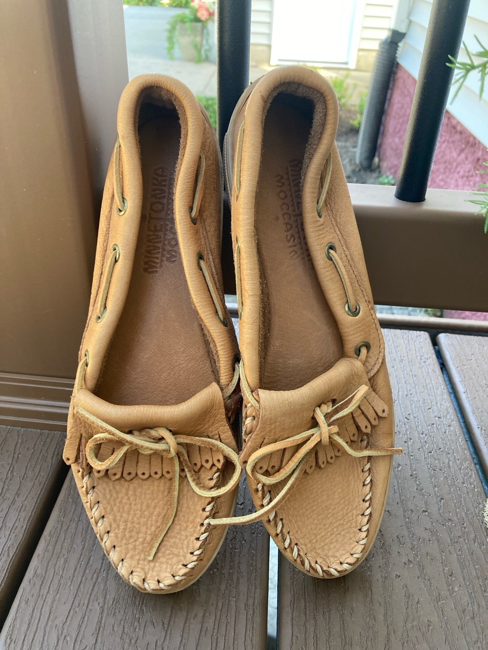 Minnetonka Size 10 Moosehide Kilty tan leather slip on moccasin